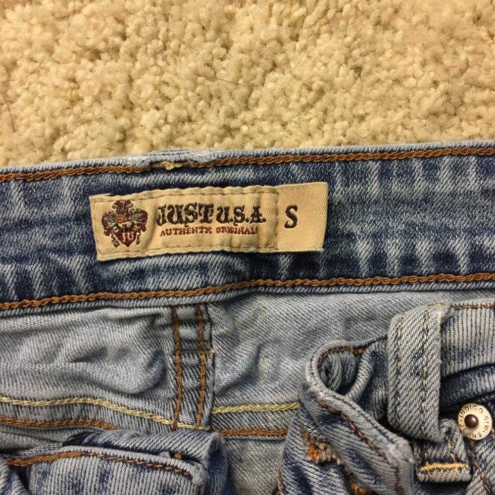 Shorts - Picture 3 of 3